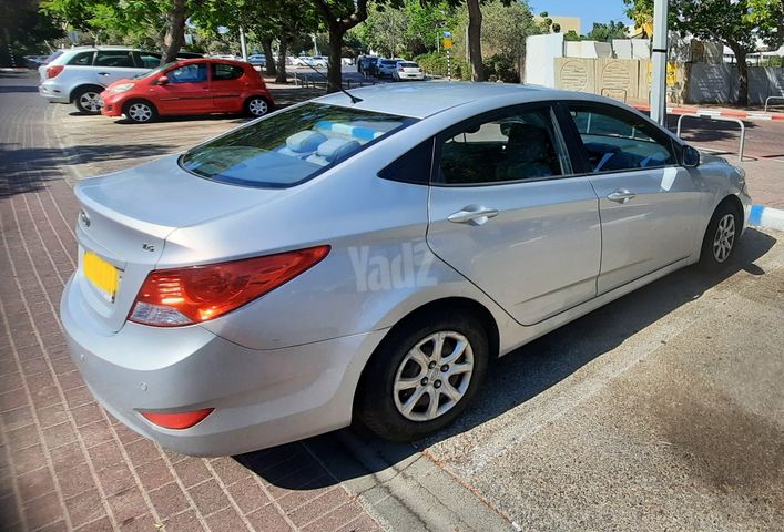 יונדאי אקסנט i25