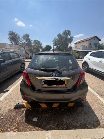 מודעת רכב טויוטה יאריס