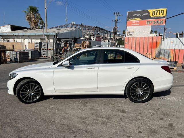 מודעת רכב מרצדס-בנץ C-class