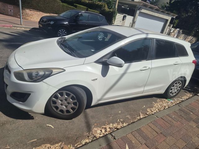 יונדאי i30