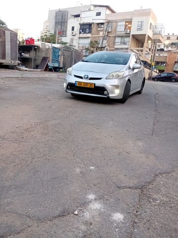 מודעת רכב טויוטה פריוס