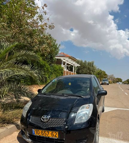 טויוטה יאריס