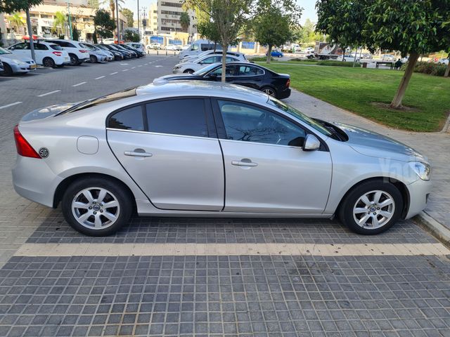 וולוו S60