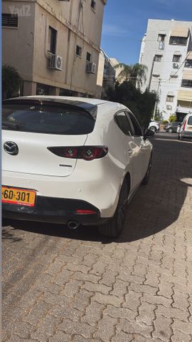 מודעת רכב מאזדה 3