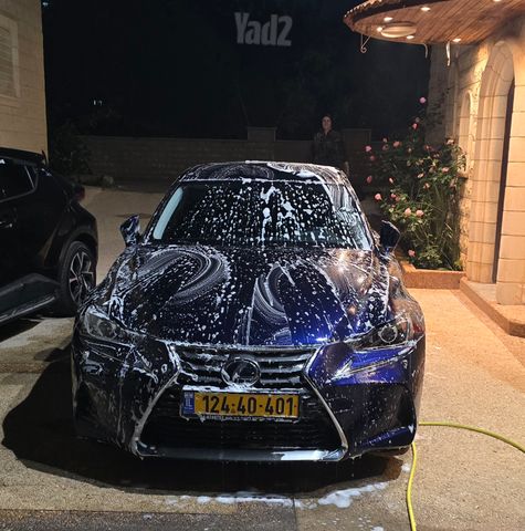 לקסוס IS