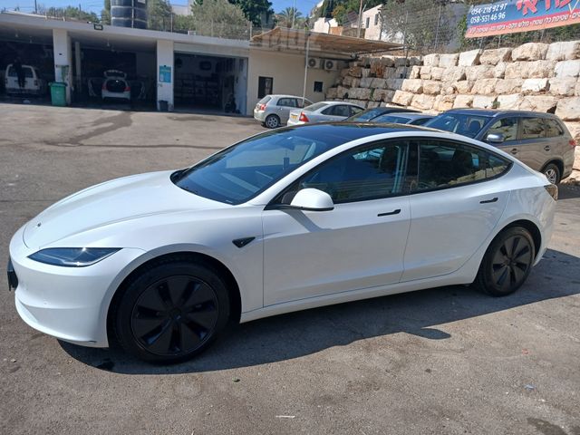טסלה מודל 3