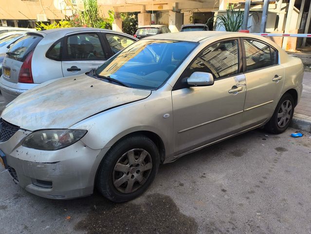 מודעת רכב מאזדה 3