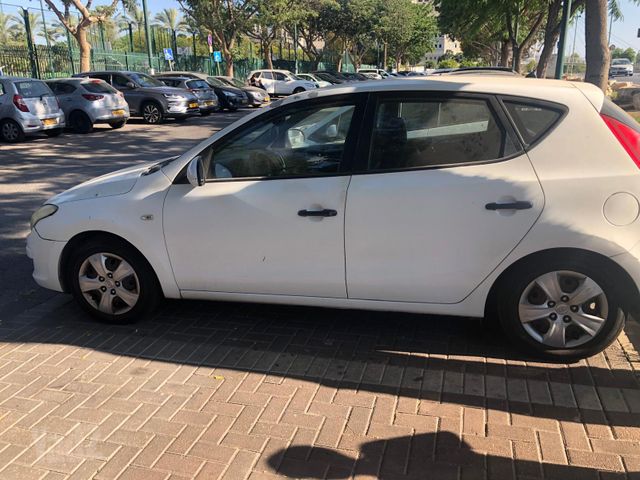יונדאי i30
