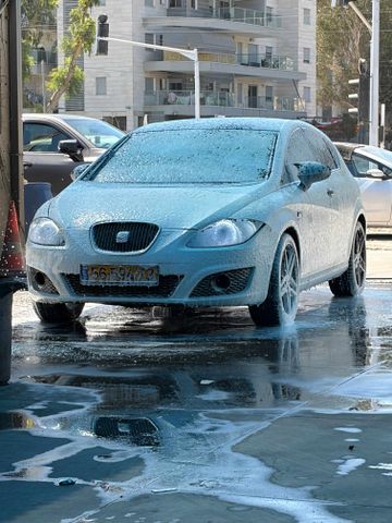 מודעת רכב סיאט לאון