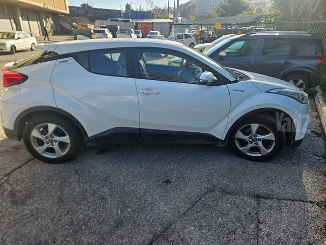 טויוטה C-HR
