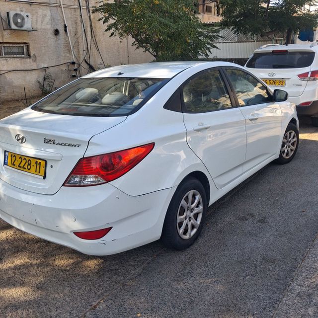 יונדאי אקסנט i25