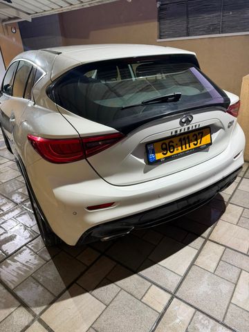 אינפיניטי Q30