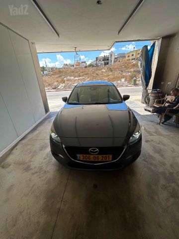 מודעת רכב מאזדה 3