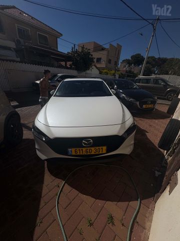 מאזדה 3