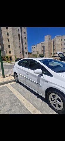 טויוטה פריוס