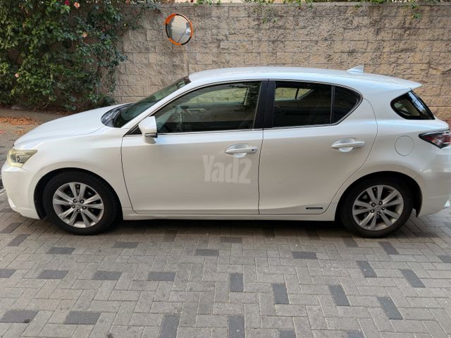 לקסוס CT