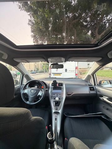 טויוטה אוריס