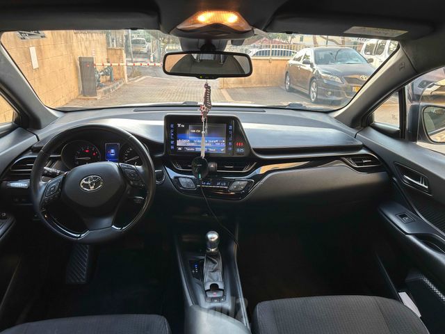 טויוטה C-HR