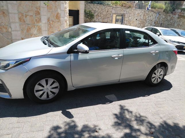 טויוטה קורולה