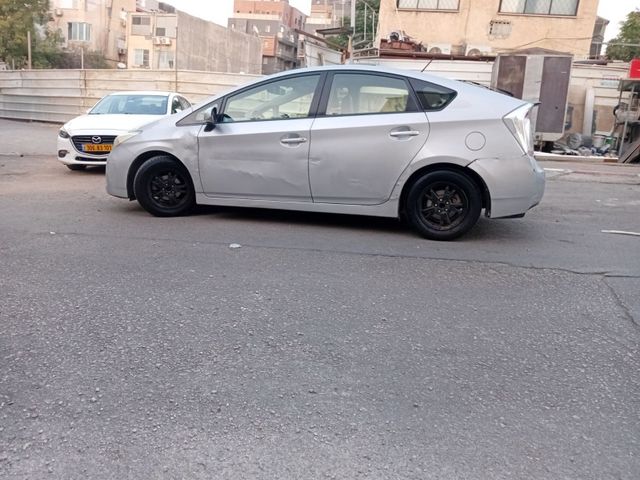 טויוטה פריוס