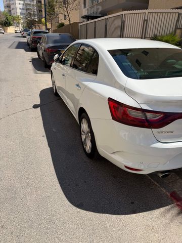 רנו מגאן