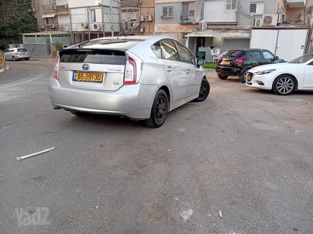 טויוטה פריוס
