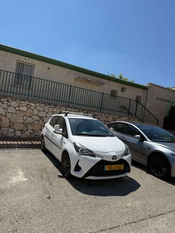 מודעת רכב טויוטה יאריס
