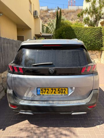 פיג'ו 5008