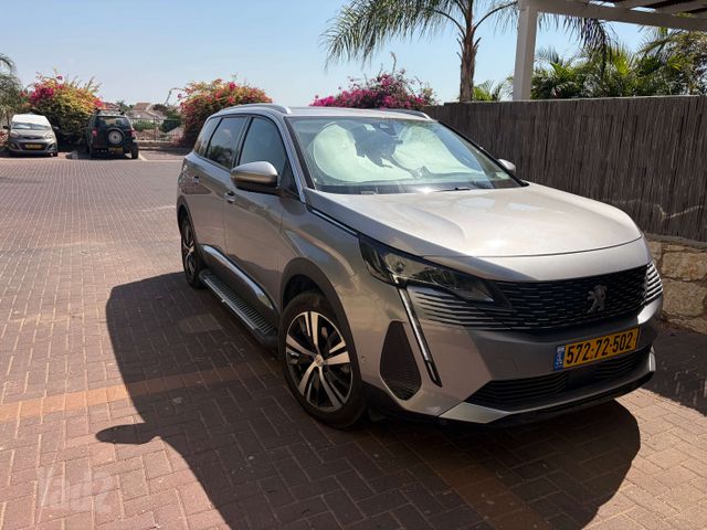 פיג'ו 5008