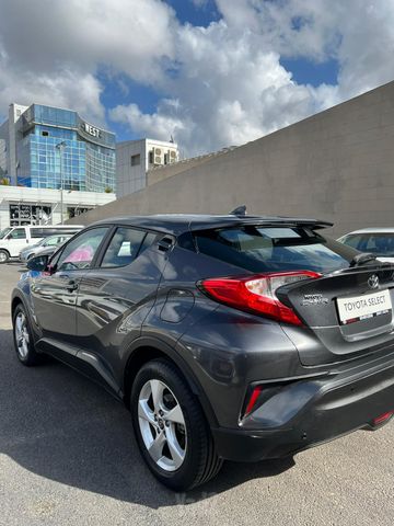 מודעת רכב טויוטה C-HR
