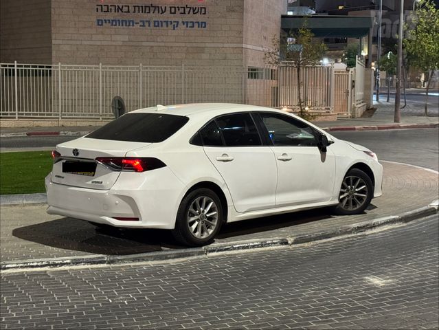 טויוטה קורולה