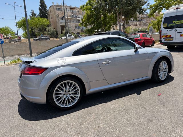 אאודי TT