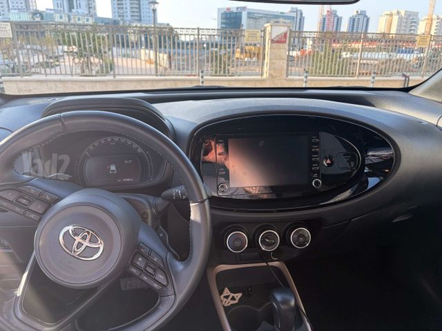 טויוטה אייגו X
