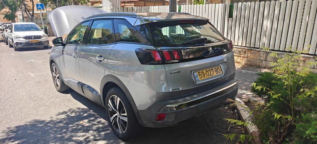 פיג'ו 3008