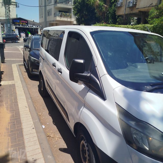 פורד טרנזיט קוסטום