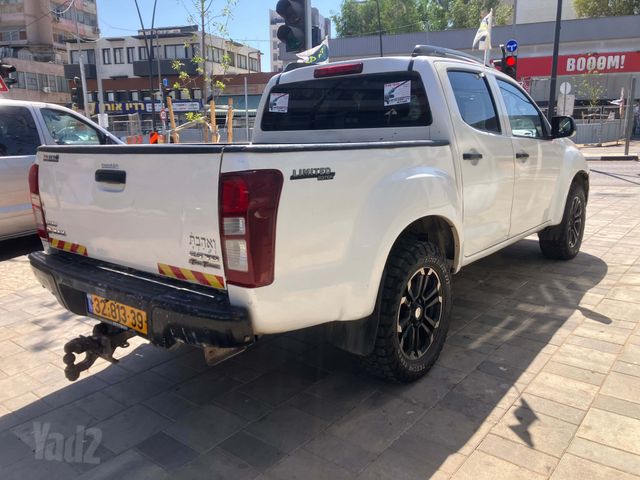 איסוזו די-מקס