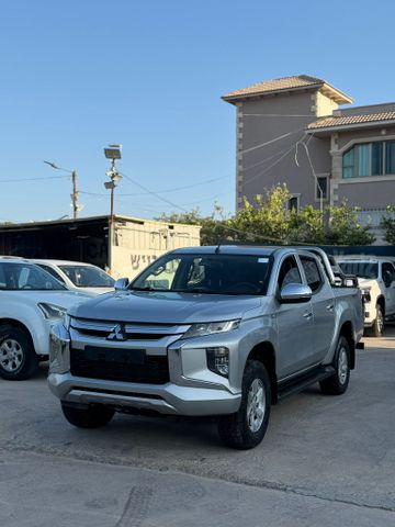 מיצובישי טרייטון / L200