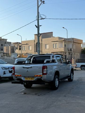 מיצובישי טרייטון / L200