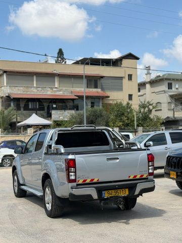 מיצובישי טרייטון / L200