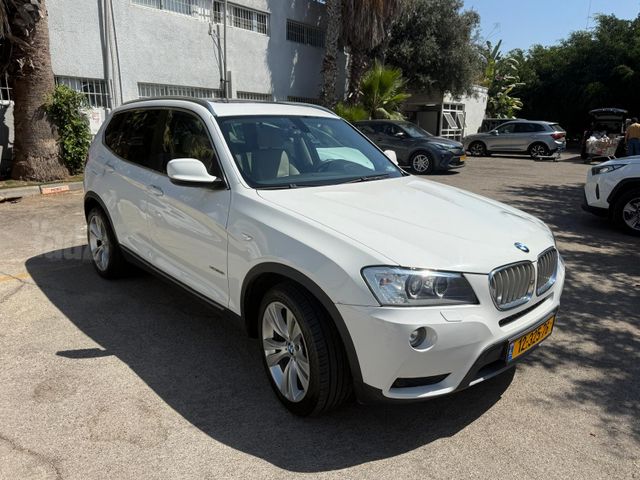 ב מ וו X3