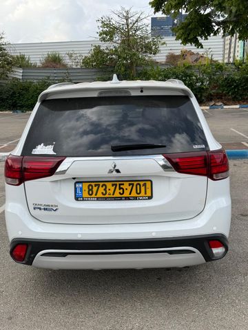 מיצובישי אאוטלנדר