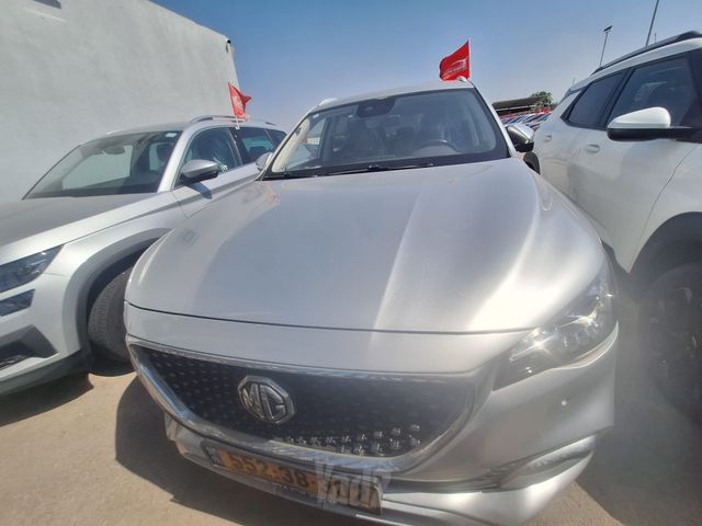 אם ג'י EHS PHEV