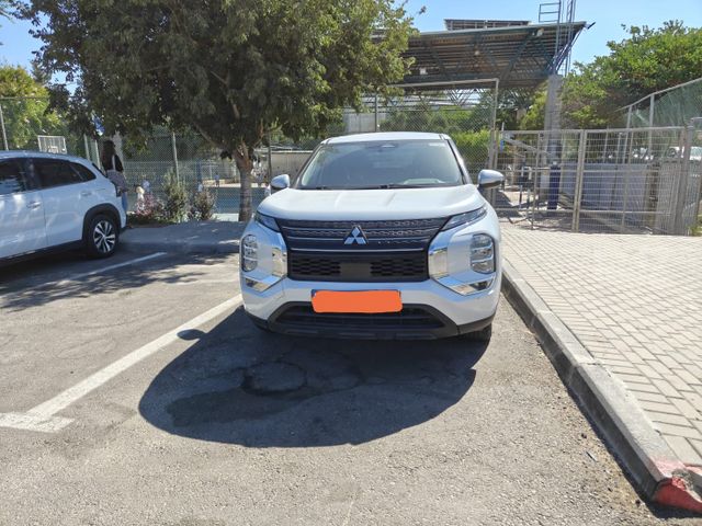 מיצובישי אאוטלנדר