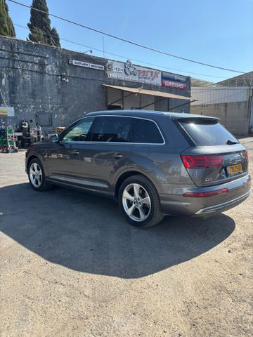 אאודי Q7