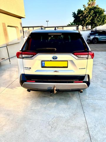 טויוטה RAV4