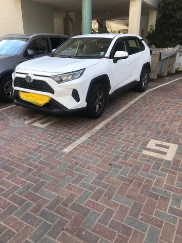 טויוטה RAV4