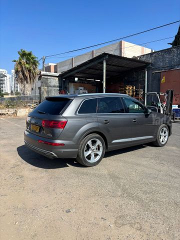 אאודי Q7