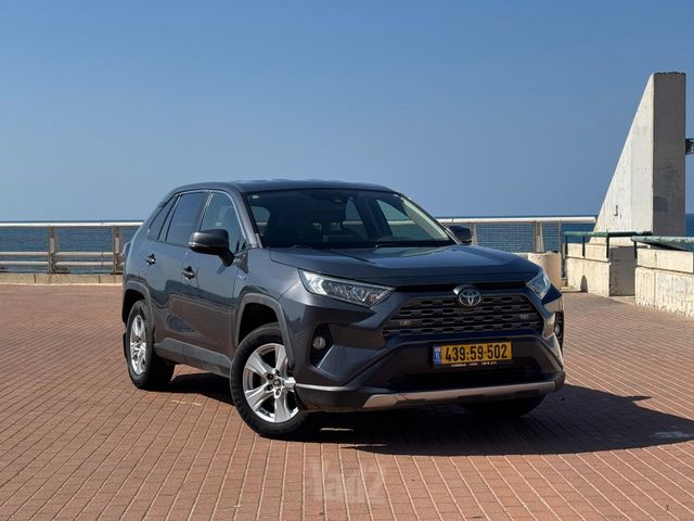 טויוטה RAV4