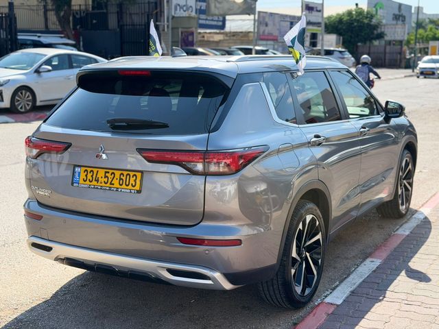מיצובישי אאוטלנדר