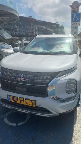 מיצובישי אאוטלנדר
